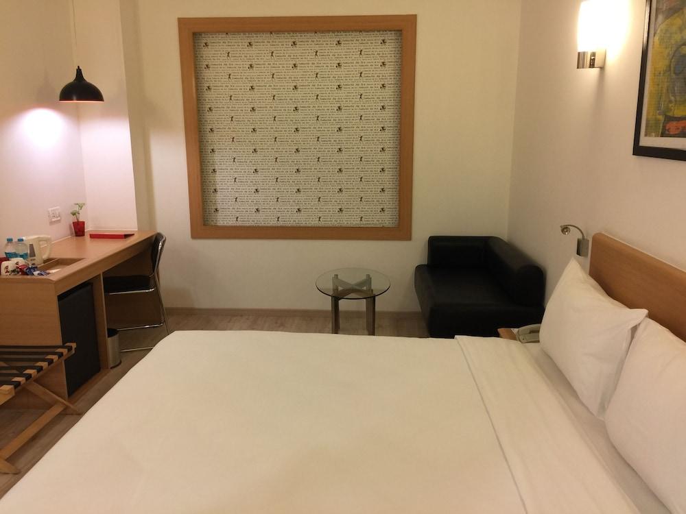 Red Fox By Lemon Tree Hotels, Sector 60, Gurugram Gurgaon Eksteriør bilde