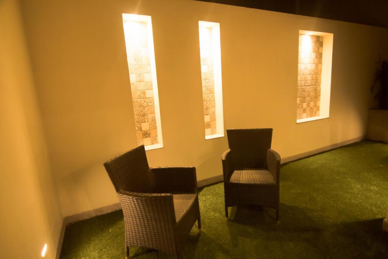 Red Fox By Lemon Tree Hotels, Sector 60, Gurugram Gurgaon Eksteriør bilde